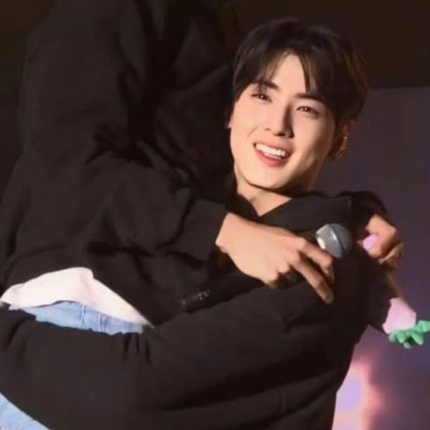 아스트로 최근 활동샷