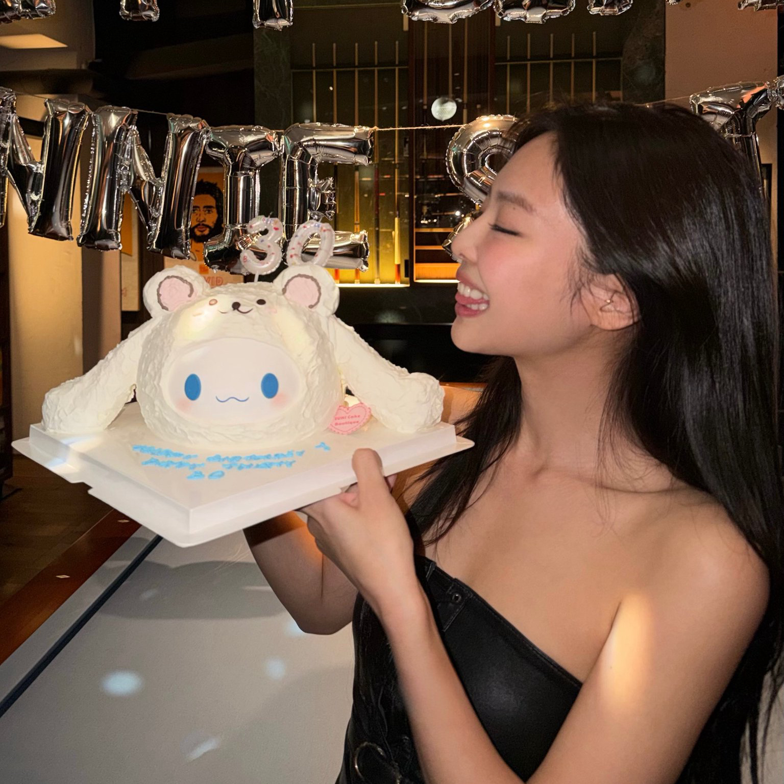 제니 (BLACKPINK)의 비하인드 컷