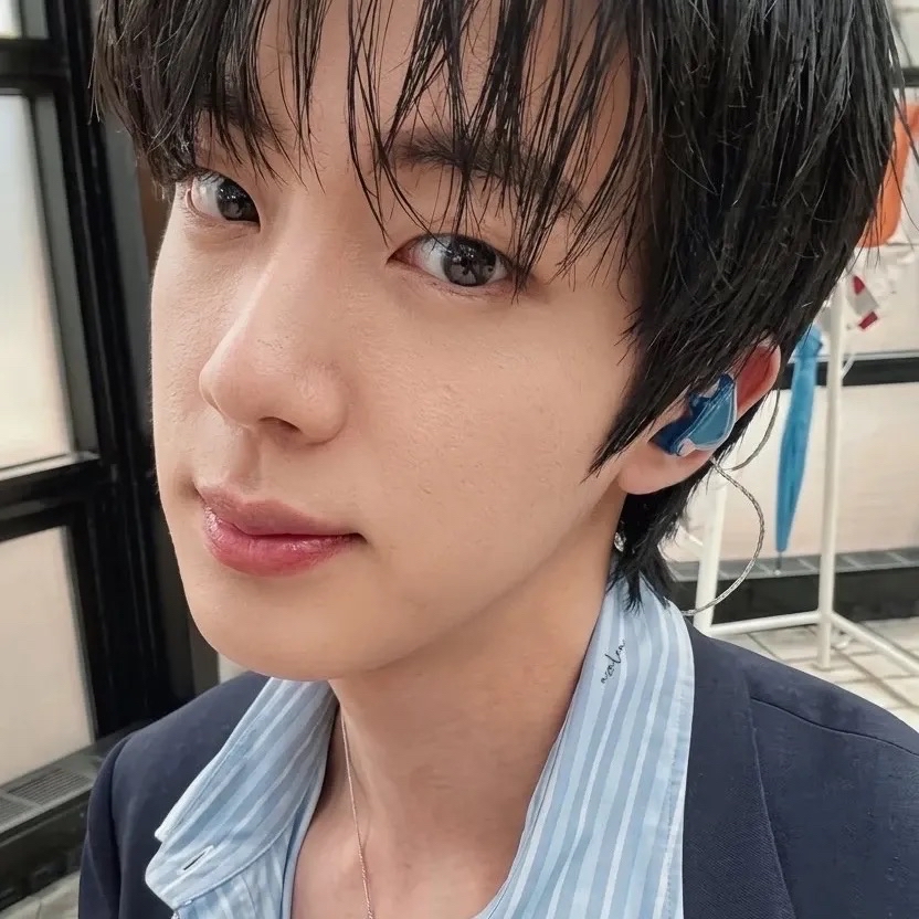 Foto terbaru Jin (BTS)