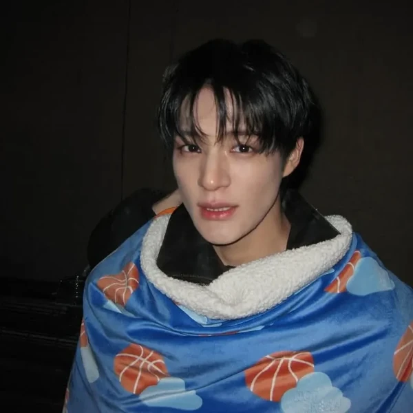 Signature photo of Jeno (NCT DREAM) capturing their charm