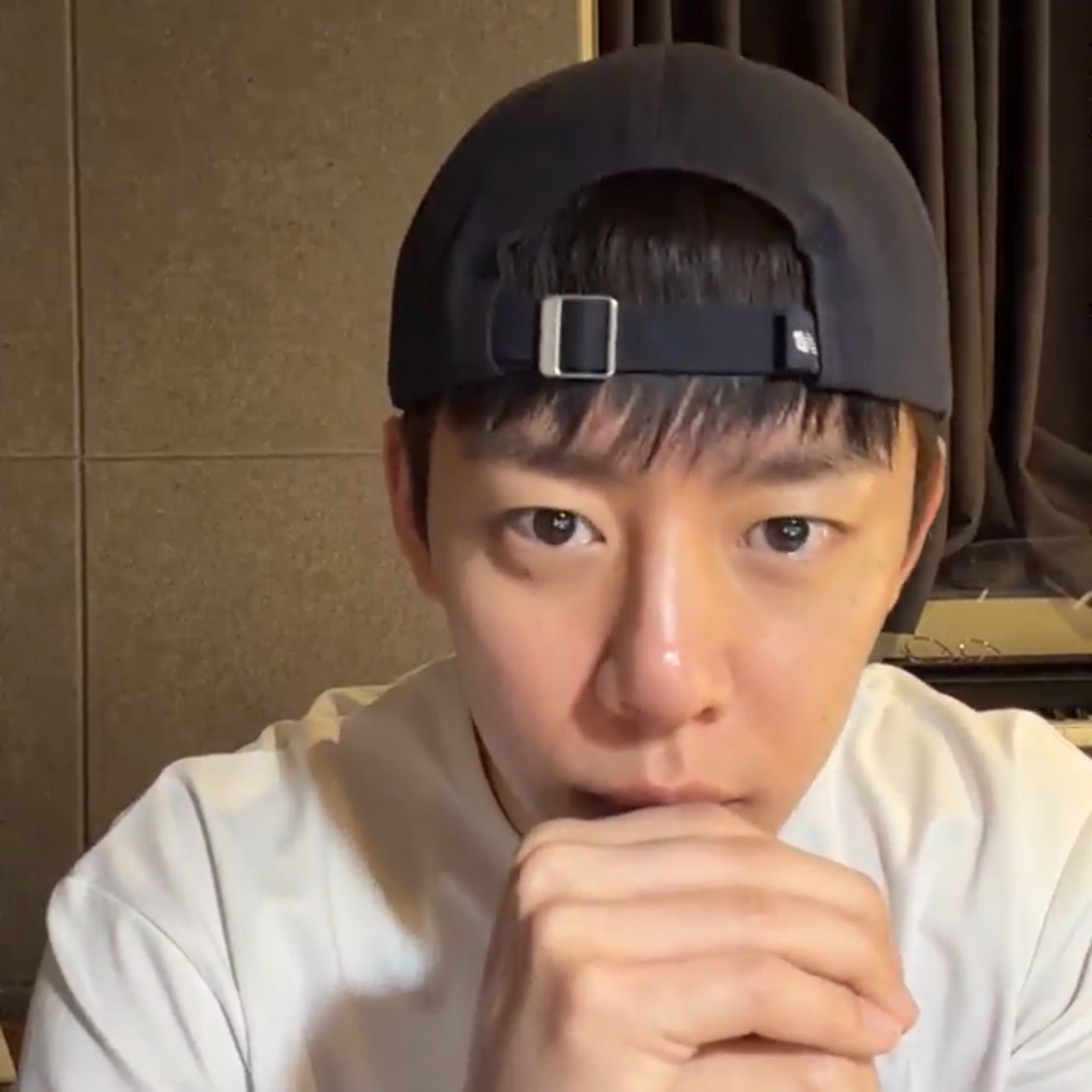 Daehyun (B.A.P)の舞台裏ショット