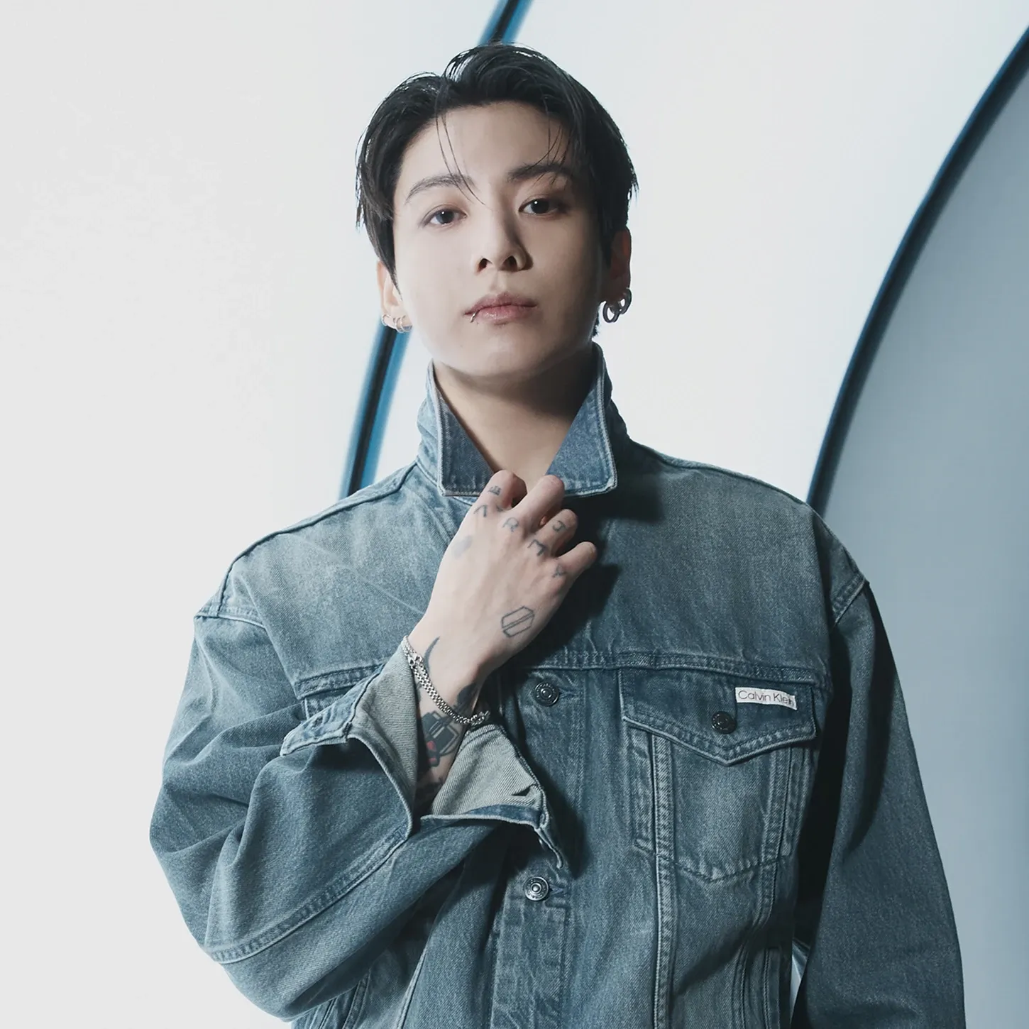 Foto aktivitas terbaru Jungkook (BTS)