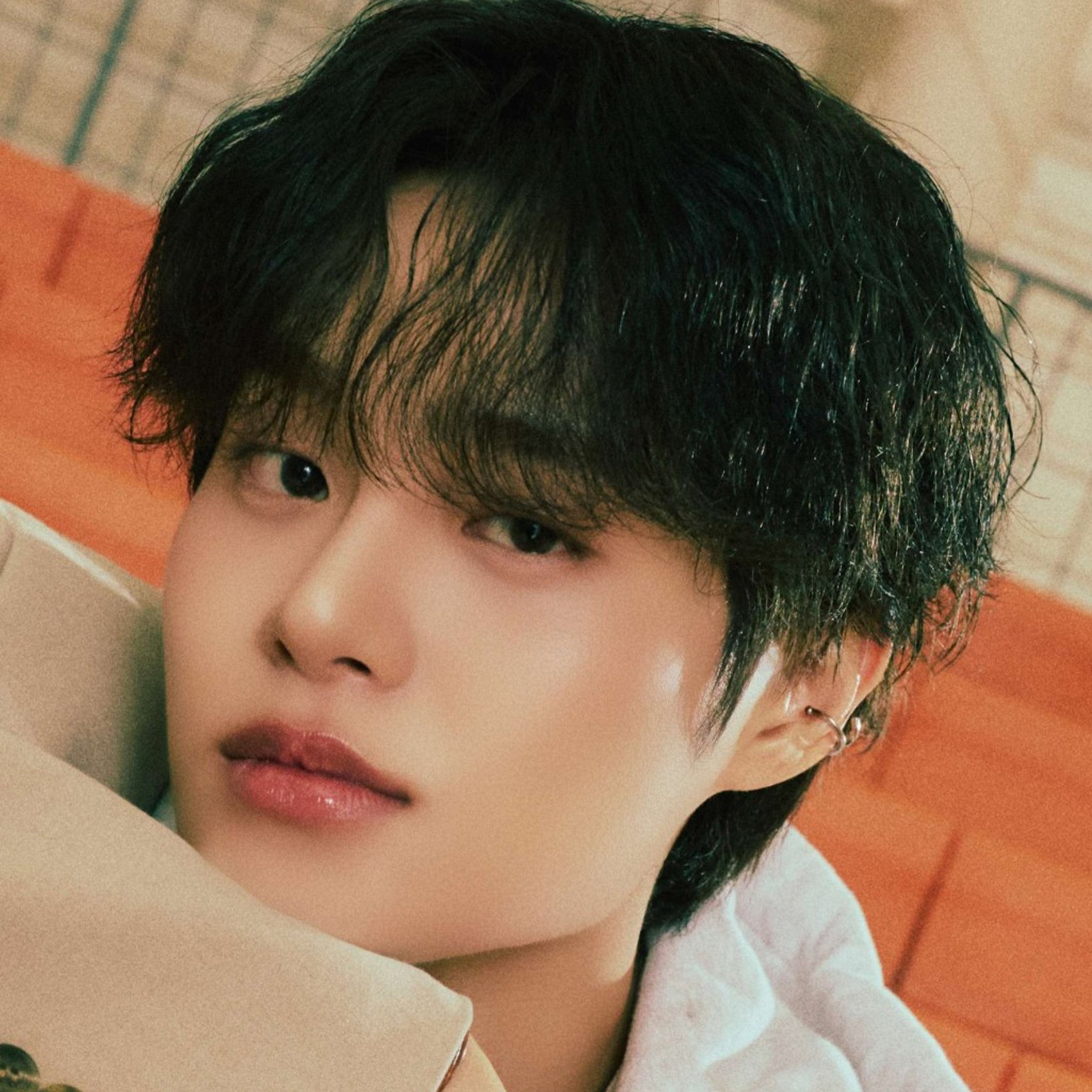 A moment captured by Lee Daehwi (AB6IX)'s fan