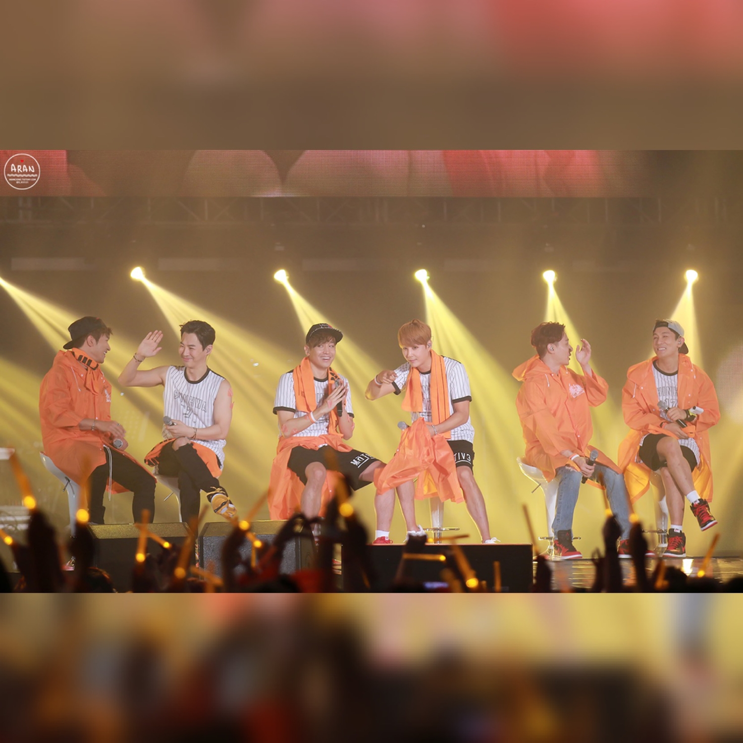 A moment captured by SHINHWA's fan