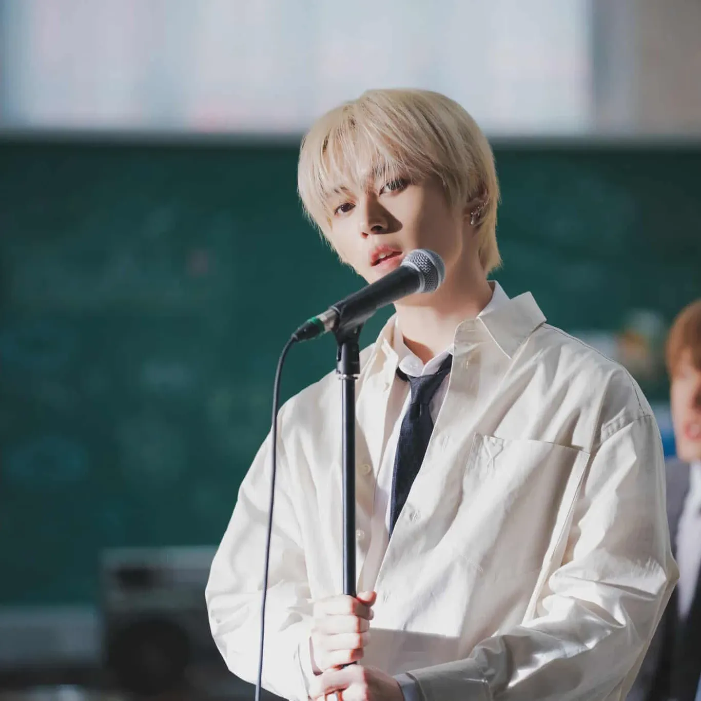 Latest photo of Lee Know (Stray Kids)