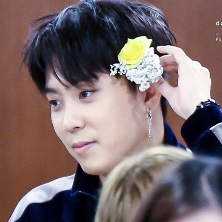 ウン・ジウォン (SECHSKIES)の舞台裏ショット