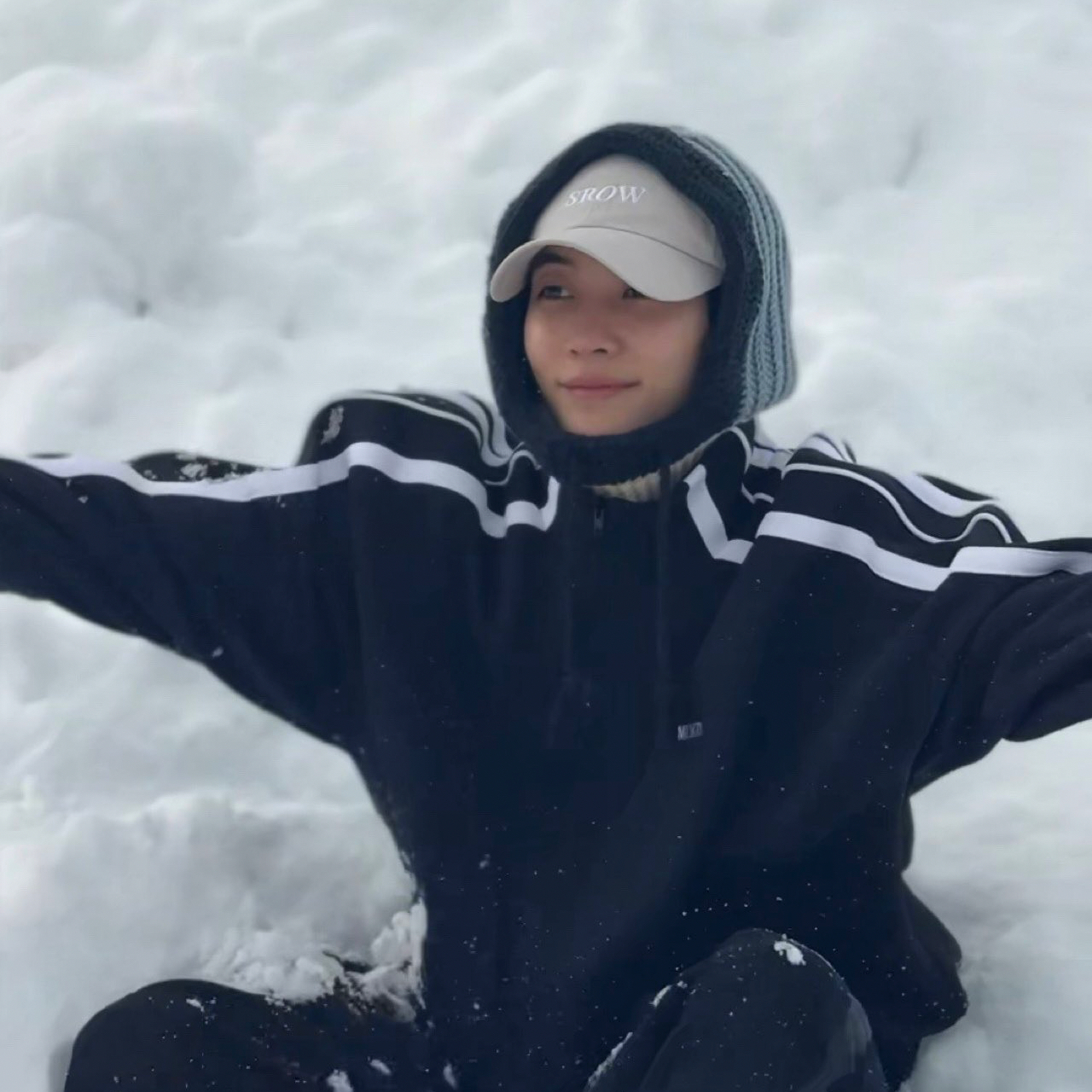 Recent activity shot of Jeonghan (SEVENTEEN)