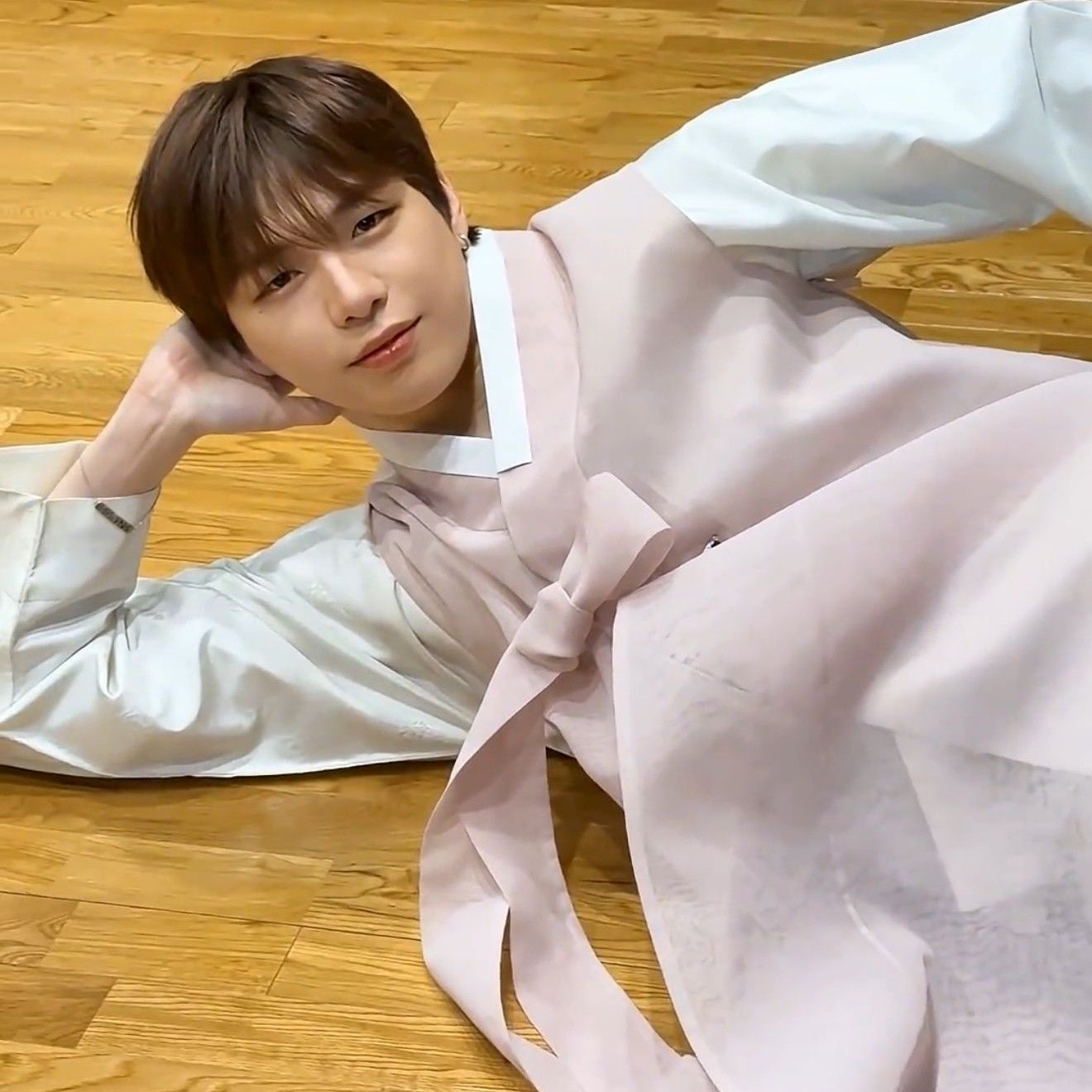 Foto aktivitas terbaru Kang Daniel