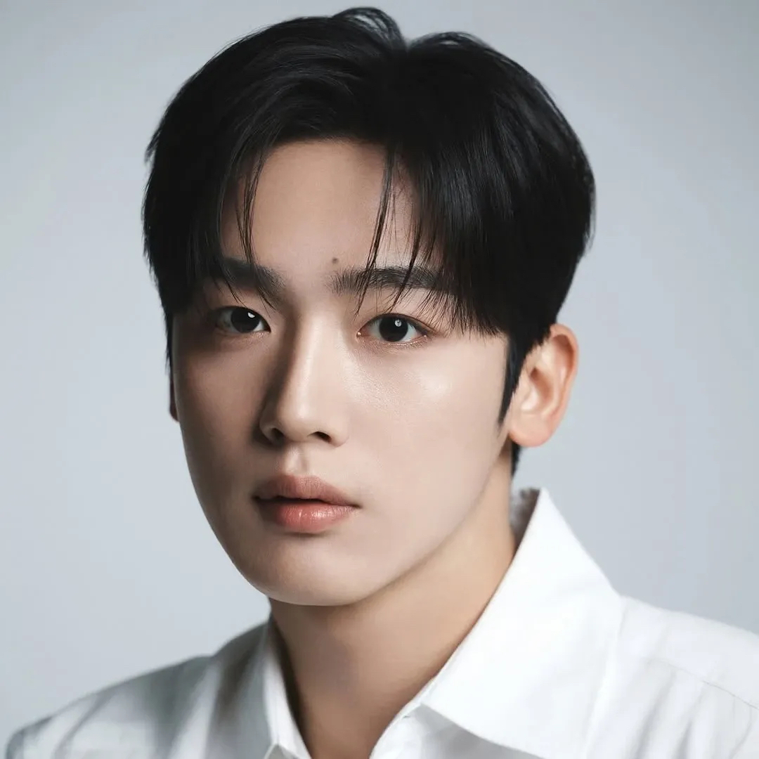 Behind-the-scenes cut of Kim Yohan (WEi)