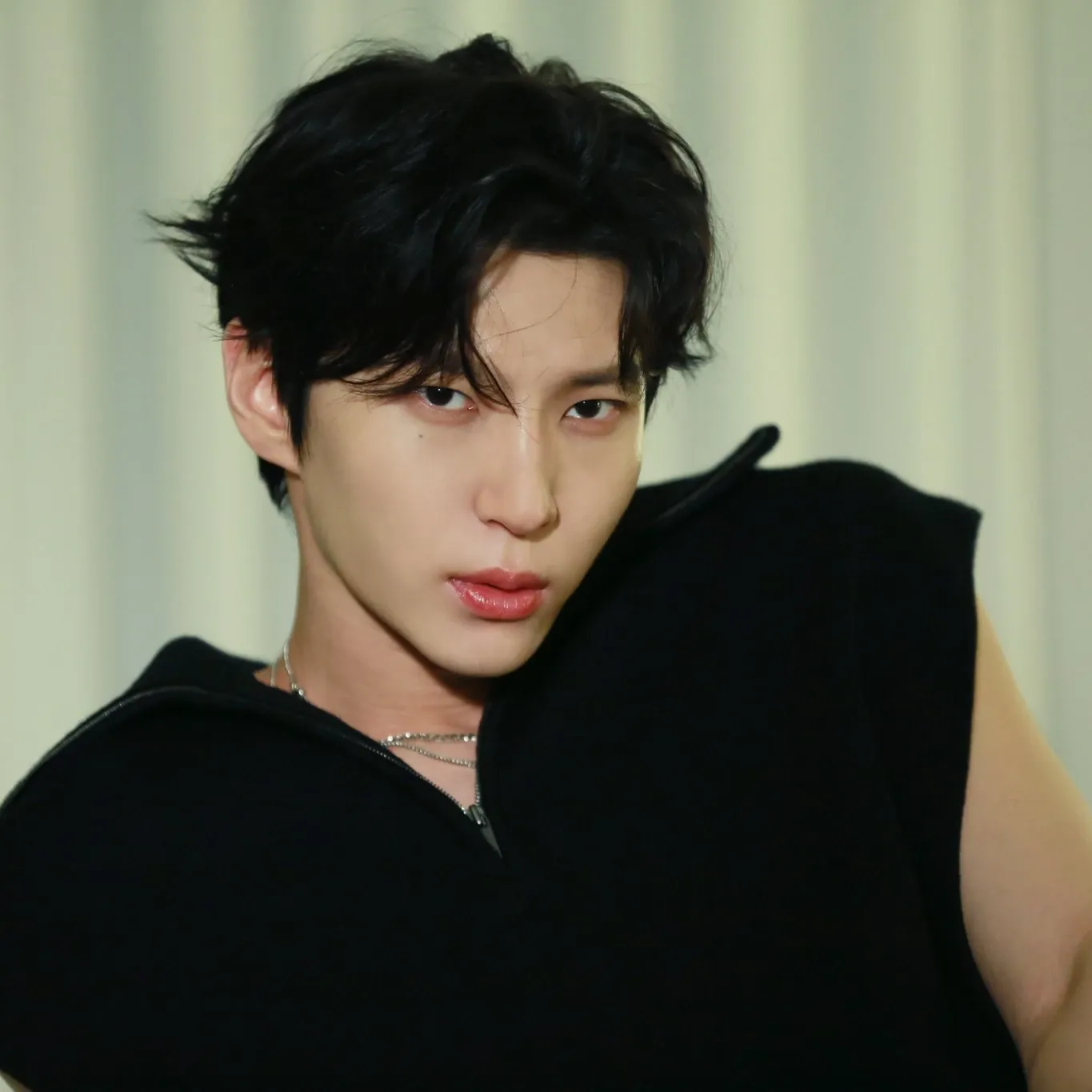 Recent activity shot of LEO (VIXX)