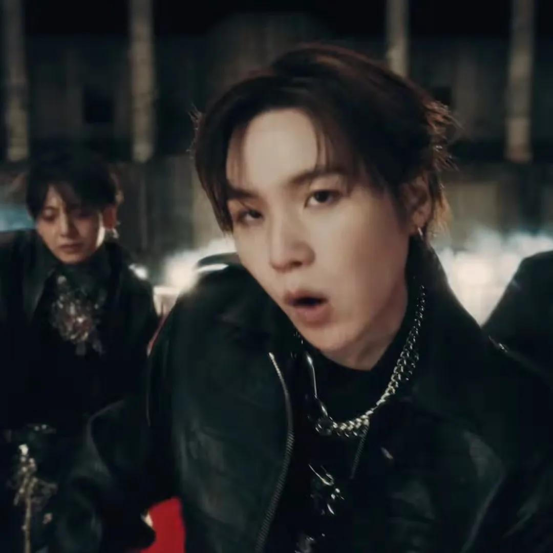 Foto aktivitas terbaru SUGA (BTS)