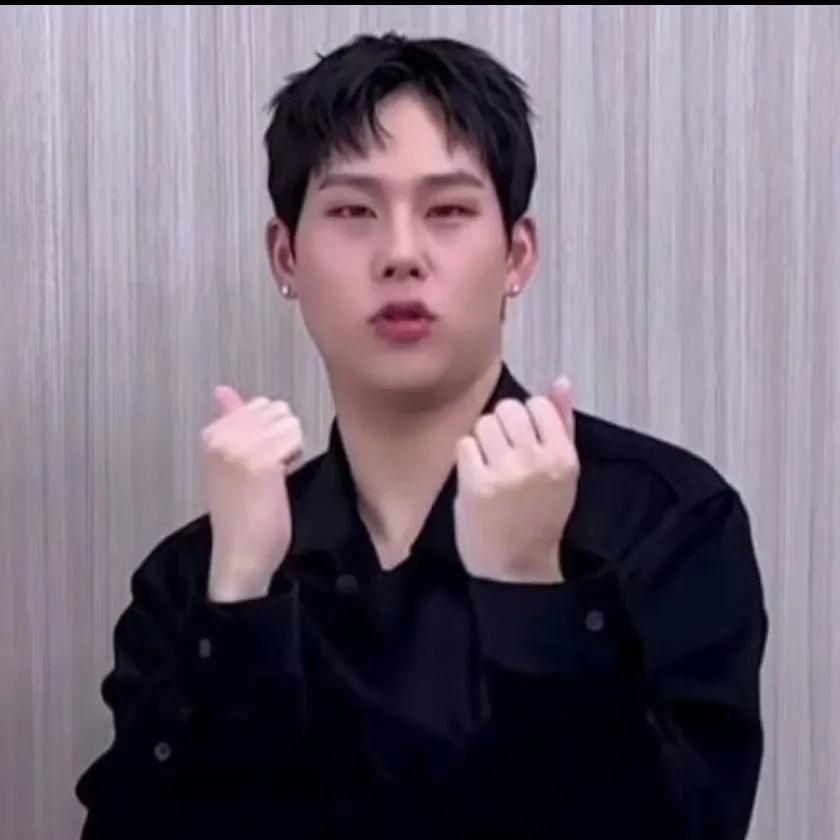 A moment captured by Joohoney (MONSTA X)'s fan