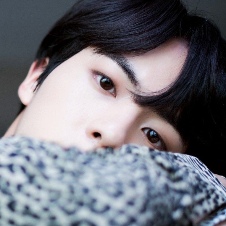 Behind-the-scenes cut of Jin (BTS)