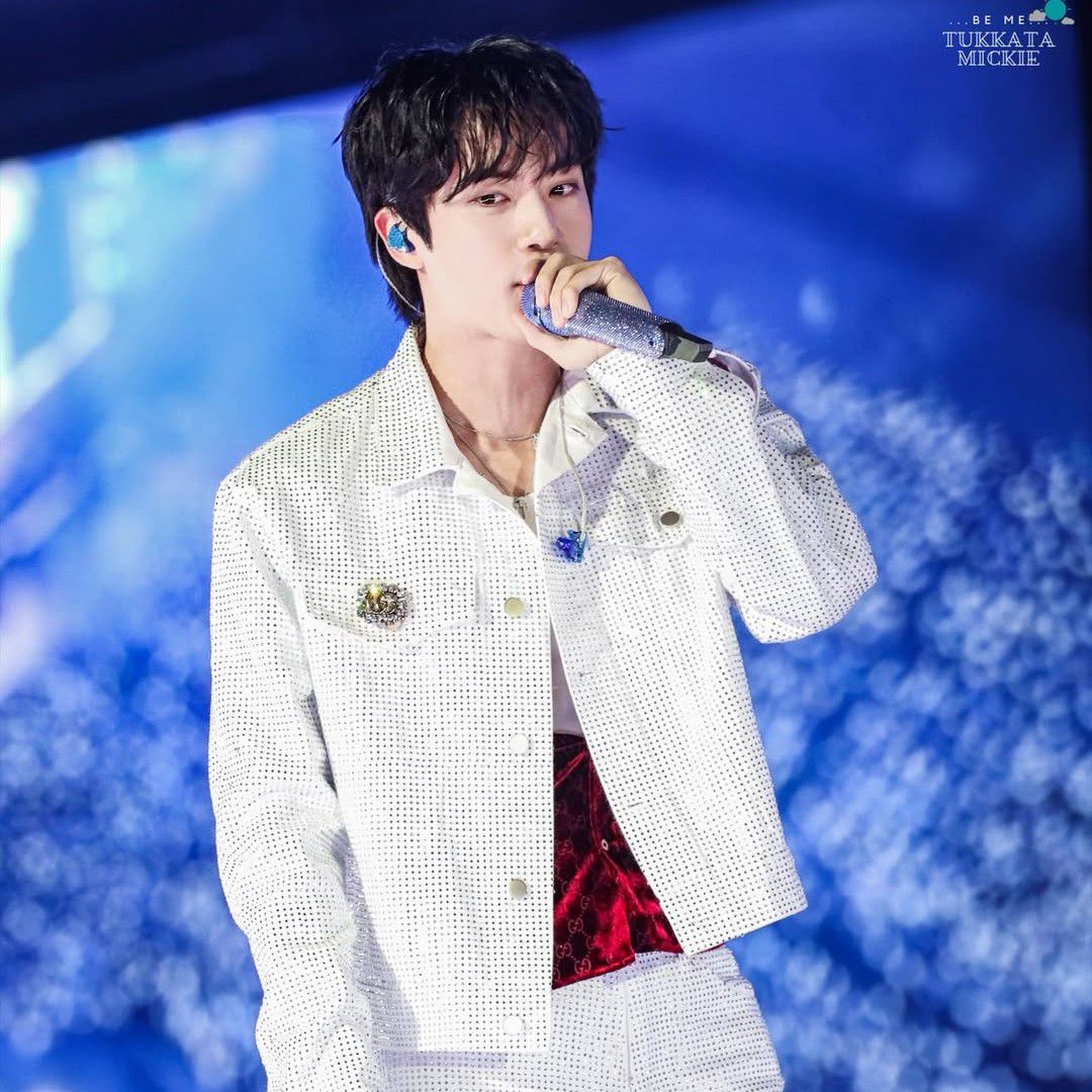 진 (방탄소년단)의 최신 사진