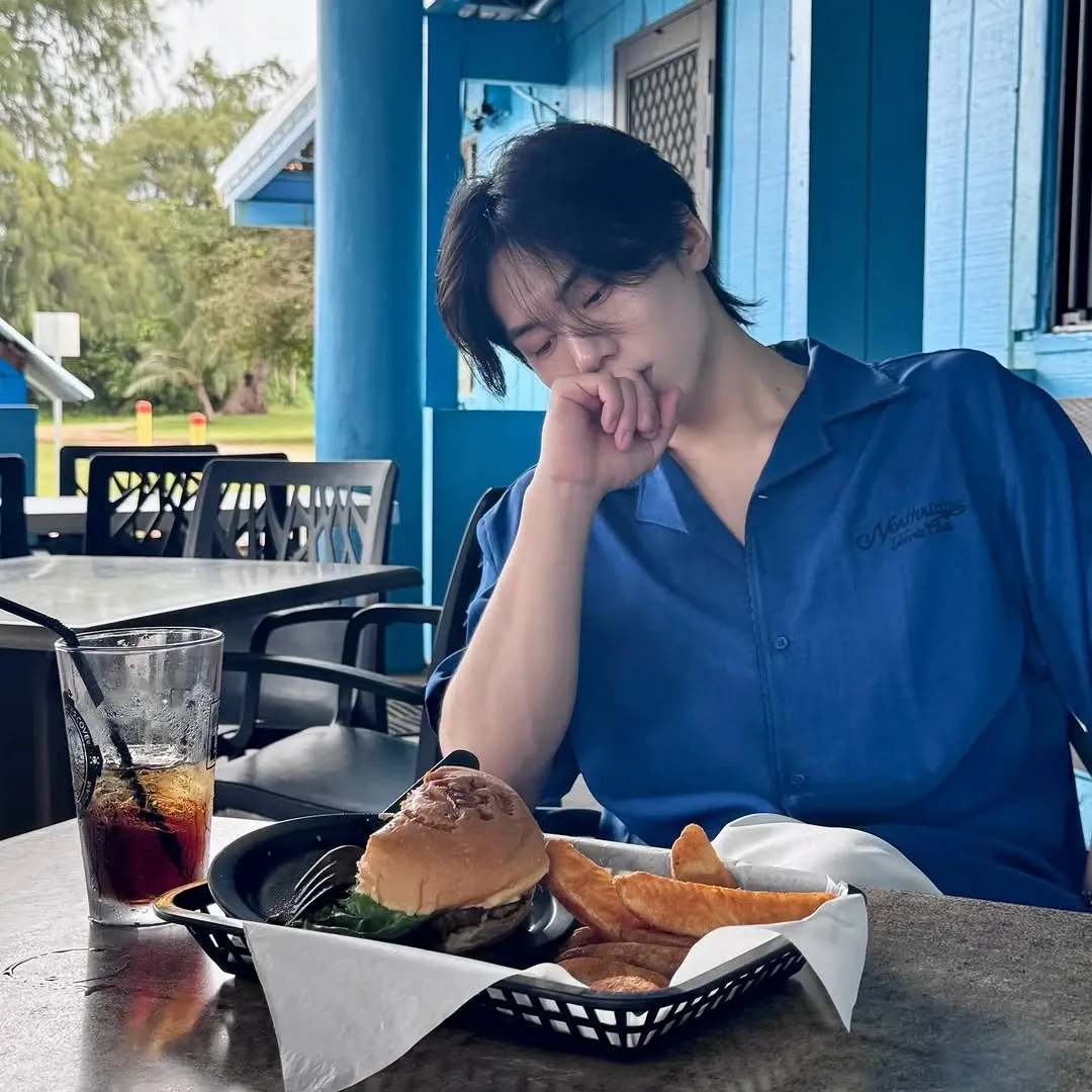 A moment captured by Rocky's fan