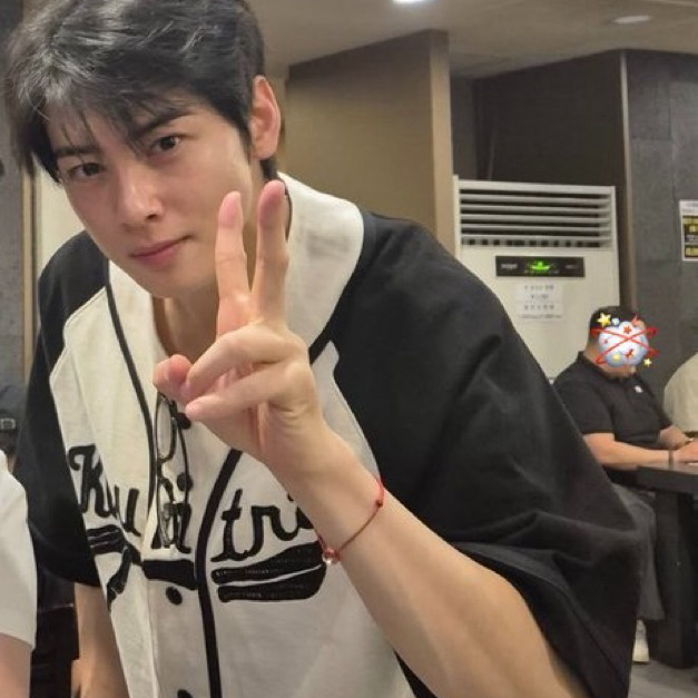 Latest photo of Eunwoo (ASTRO)