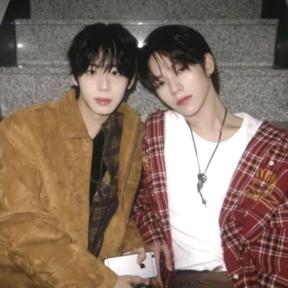 A moment captured by AHOF's fan