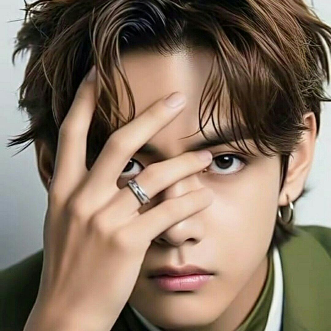 Latest photo of V (BTS)