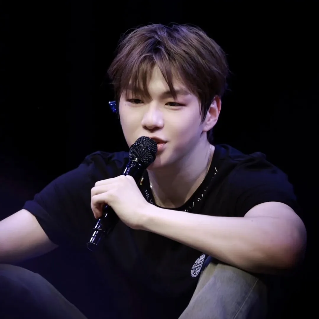 강다니엘 최근 활동샷