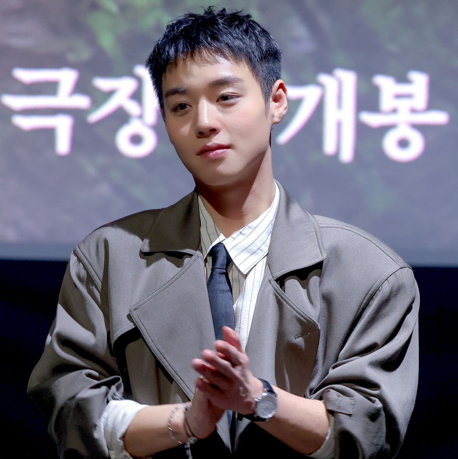 朴志訓的最新活動照片