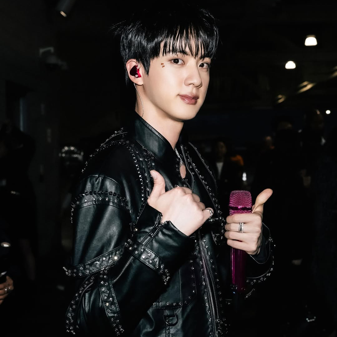 진 (방탄소년단) 최근 활동샷