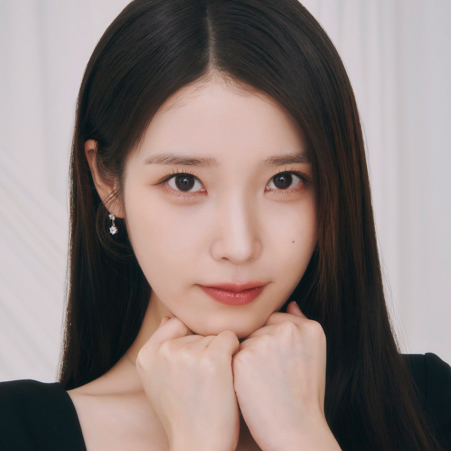 아이유 최근 활동샷