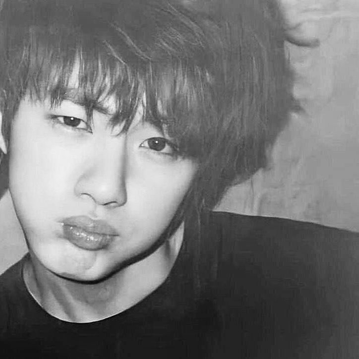 진 (방탄소년단)의 최신 사진