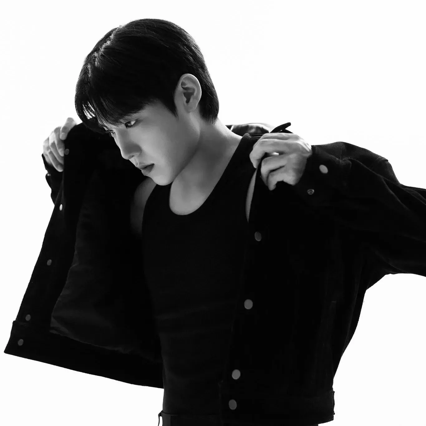 Behind-the-scenes cut of Park Woojin (AB6IX)