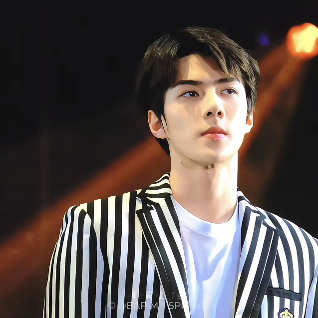 A moment captured by Sehun (EXO)'s fan