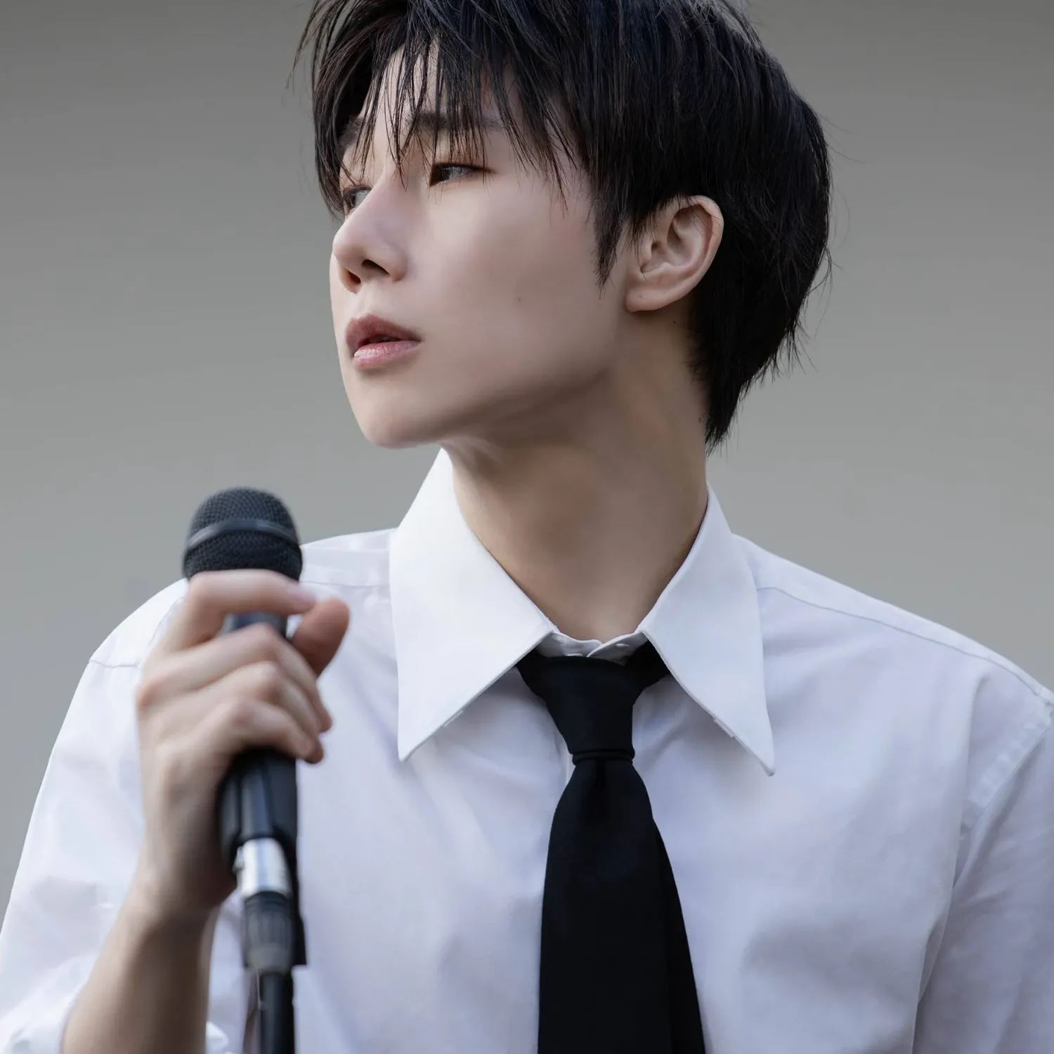 Behind-the-scenes cut of Sungkyu (INFINITE)