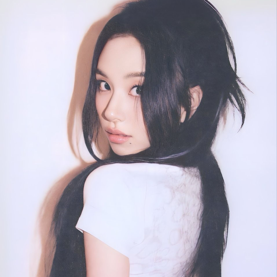 Foto aktivitas terbaru Chaeyoung (TWICE)