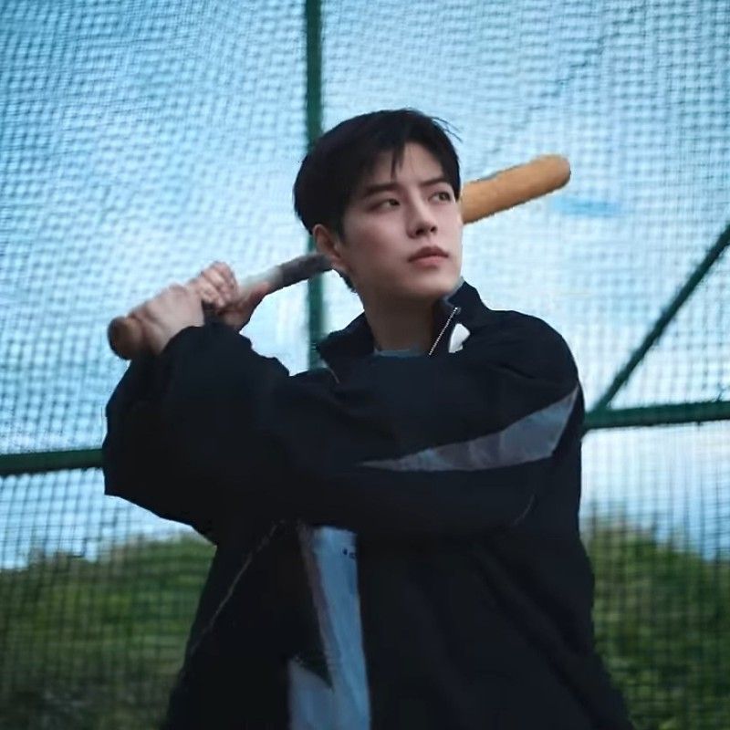 Behind-the-scenes cut of Stray Kids