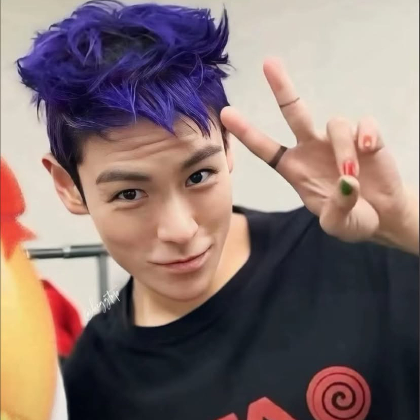 Foto aktivitas terbaru T.O.P