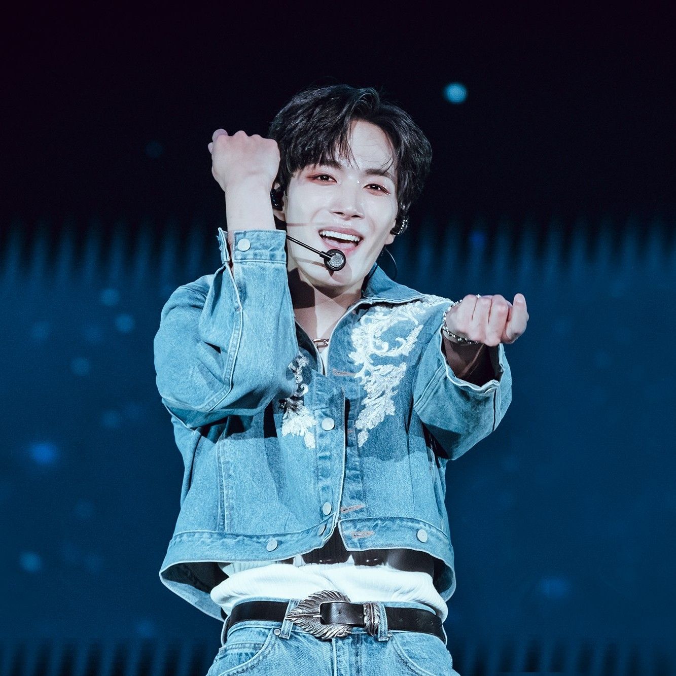 A moment captured by Kim Jonghyeon's fan