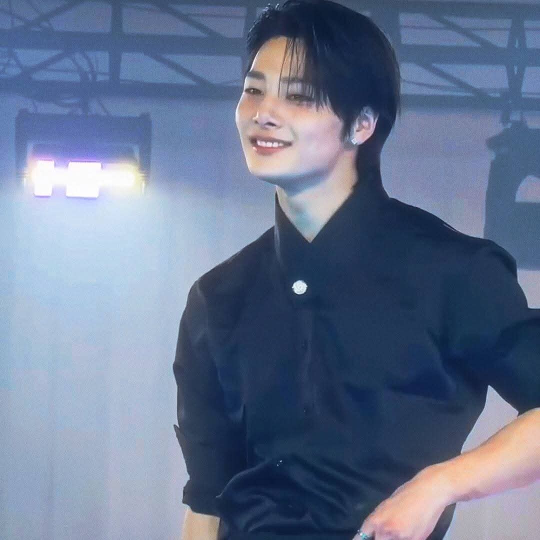 Behind-the-scenes cut of I.N (Stray Kids)