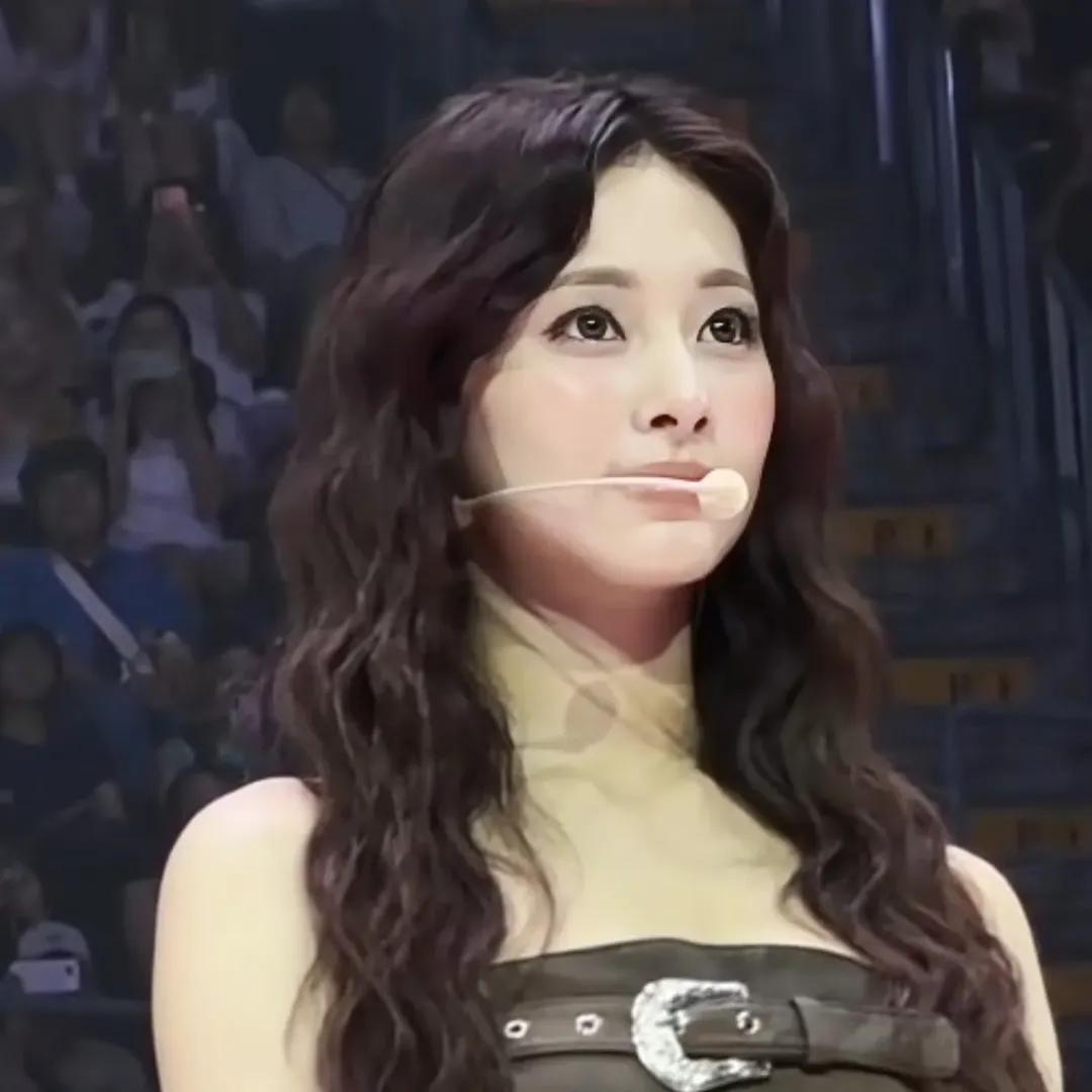 Foto terbaru Tzuyu (TWICE)