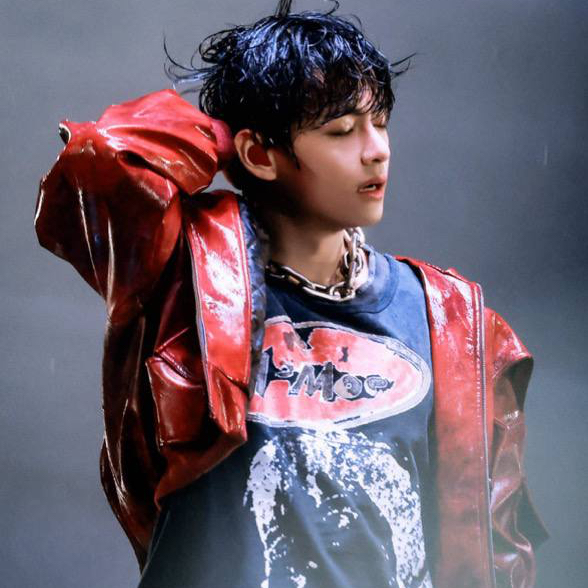 뷔 (방탄소년단)의 최신 사진