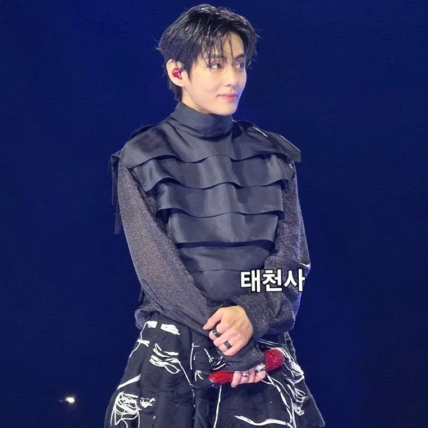 A moment captured by V (BTS)'s fan