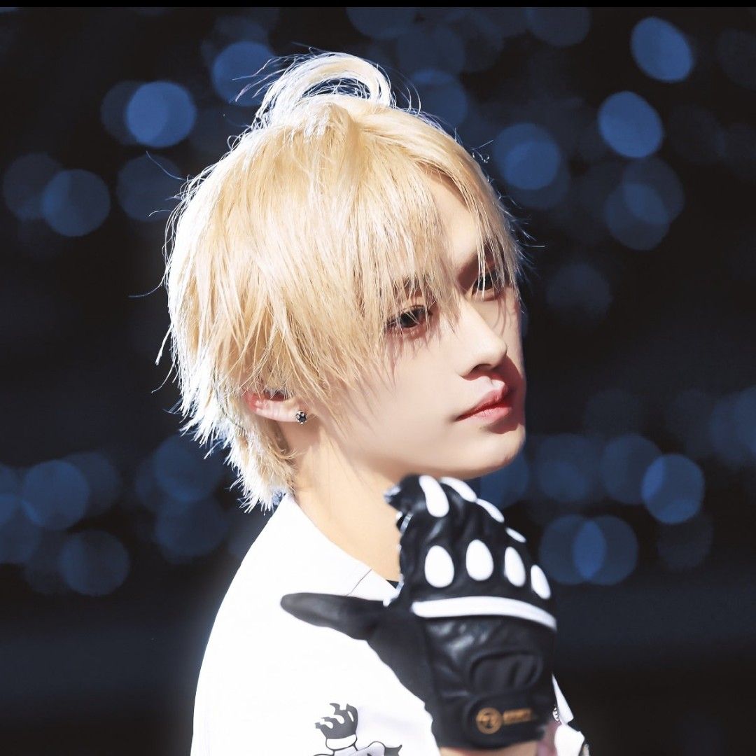 Latest photo of Lee Know (Stray Kids)