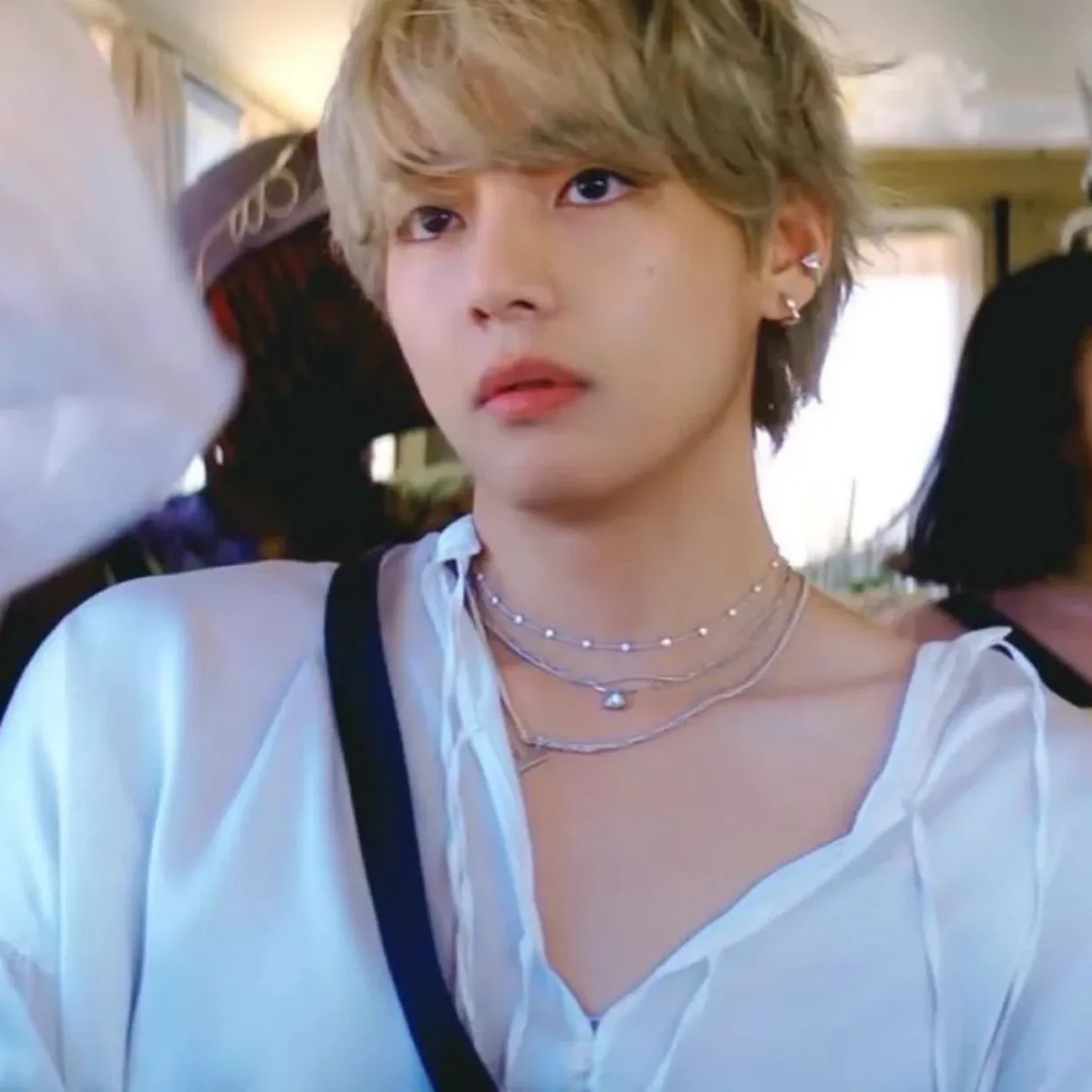 V (防彈少年團)粉絲拍下的瞬間