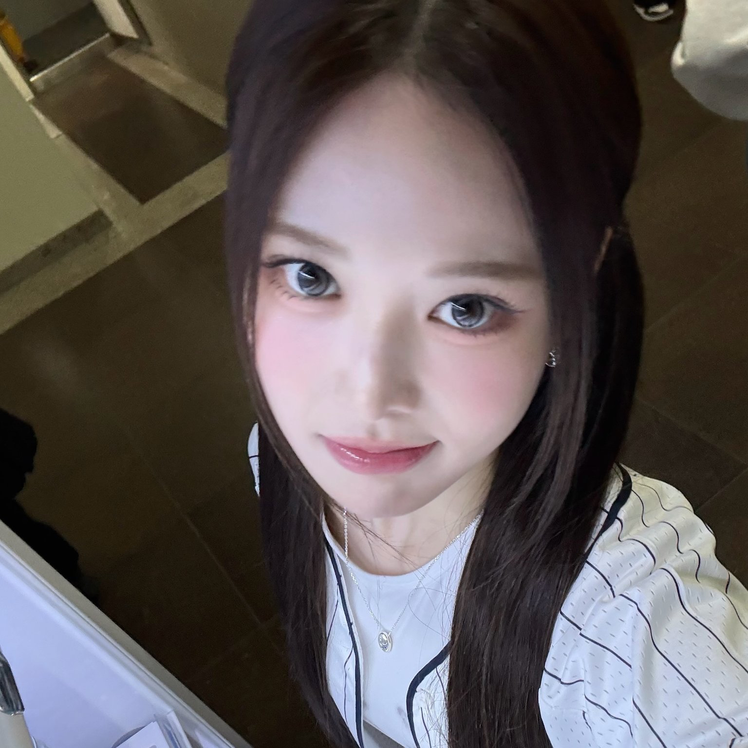 방지민 (izna)의 비하인드 컷