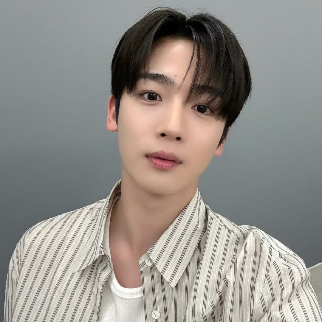 Latest photo of Kim Yohan (WEi)