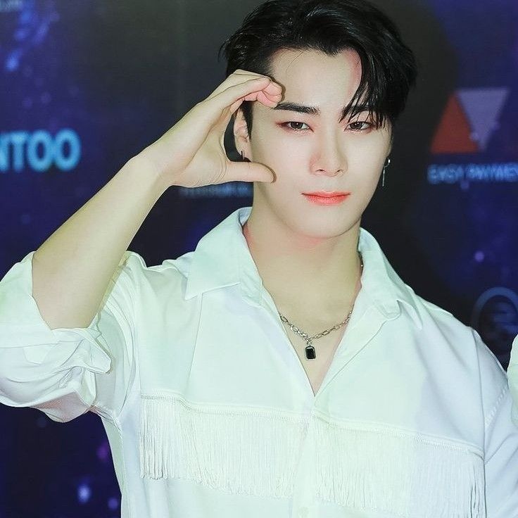 A moment captured by Moonbin (ASTRO)'s fan