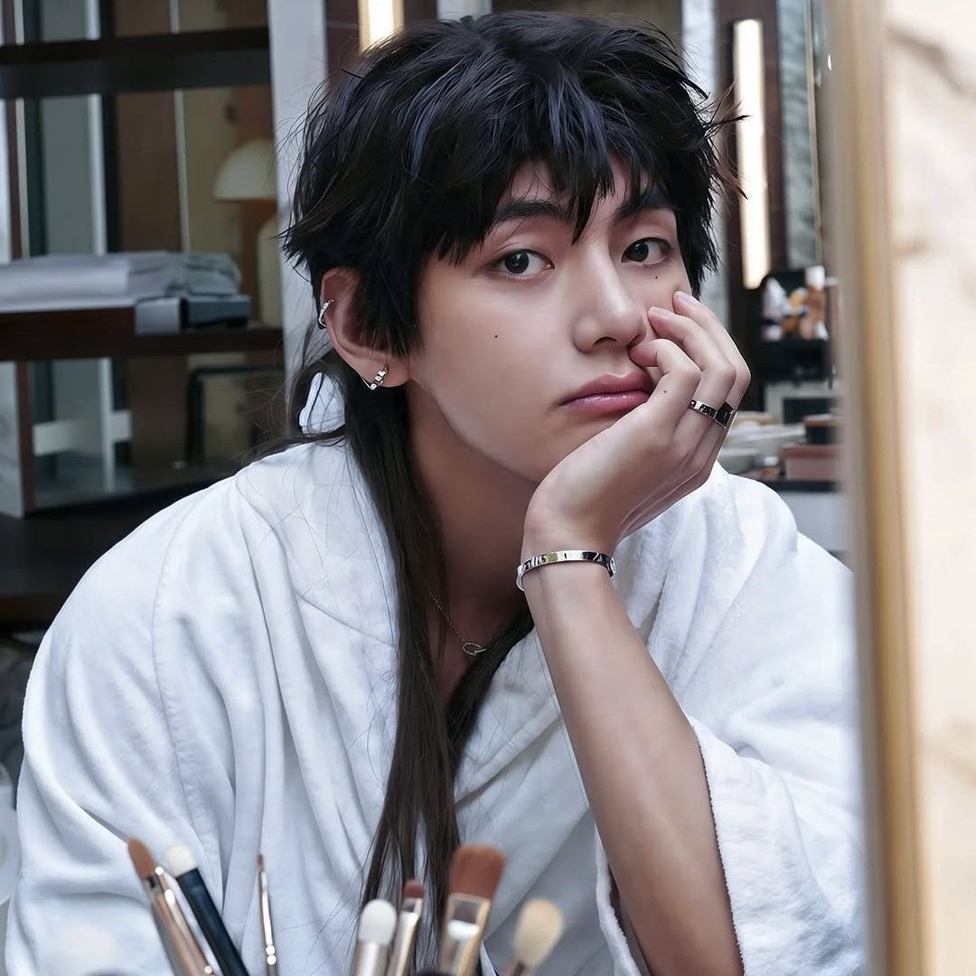 A moment captured by V (BTS)'s fan