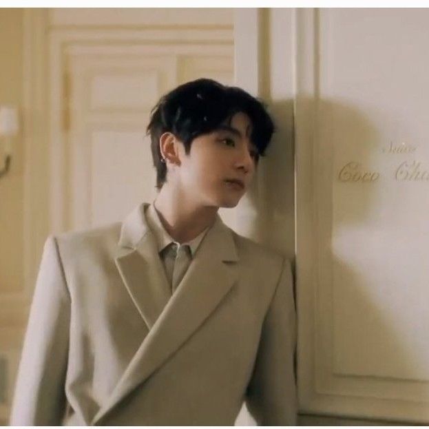 Latest photo of Jungkook (BTS)