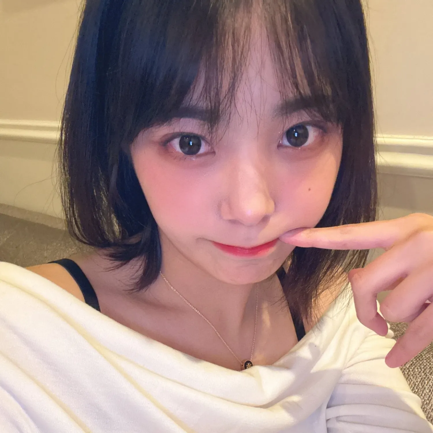 Foto aktivitas terbaru Siyeon (QWER)