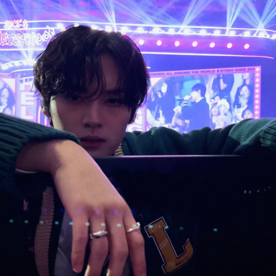 Latest photo of Lee Know (Stray Kids)