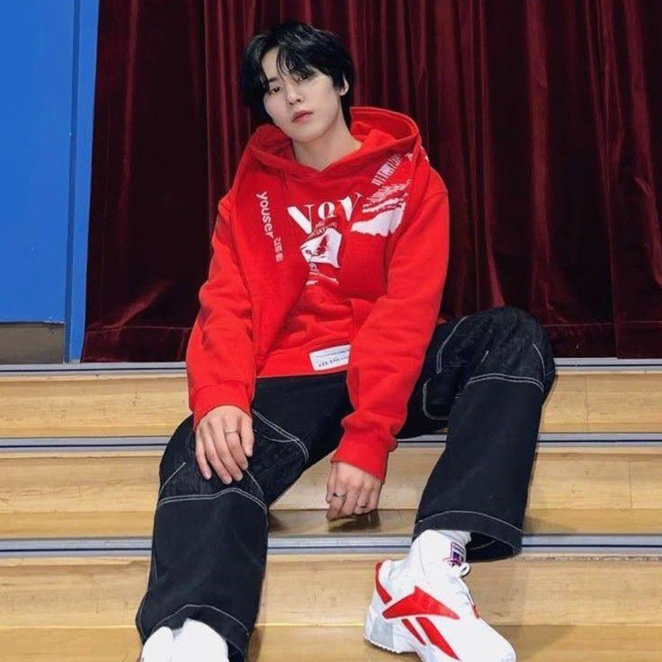 A moment captured by Rocky's fan