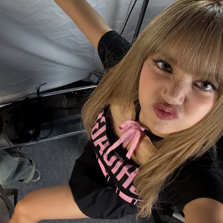 리사 (BLACKPINK)의 최신 사진