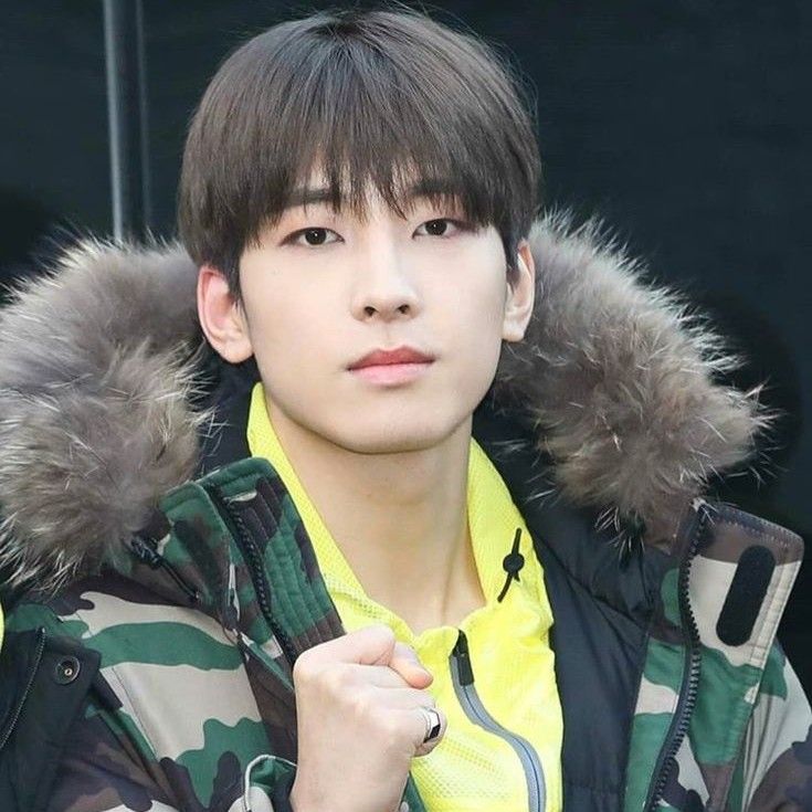 원우 (세븐틴)의 최신 사진